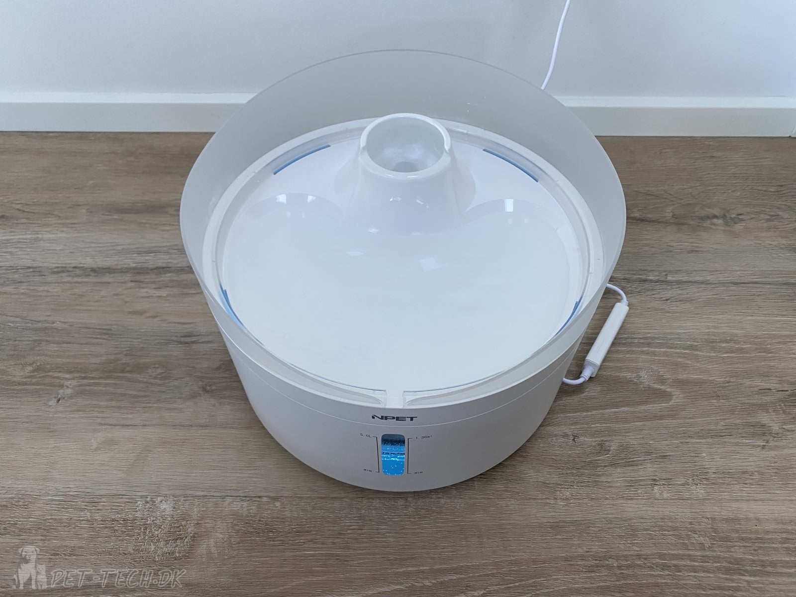 Stor flot 5 liter drikkefontæne til katte og hunde med lys og anti-splash visir