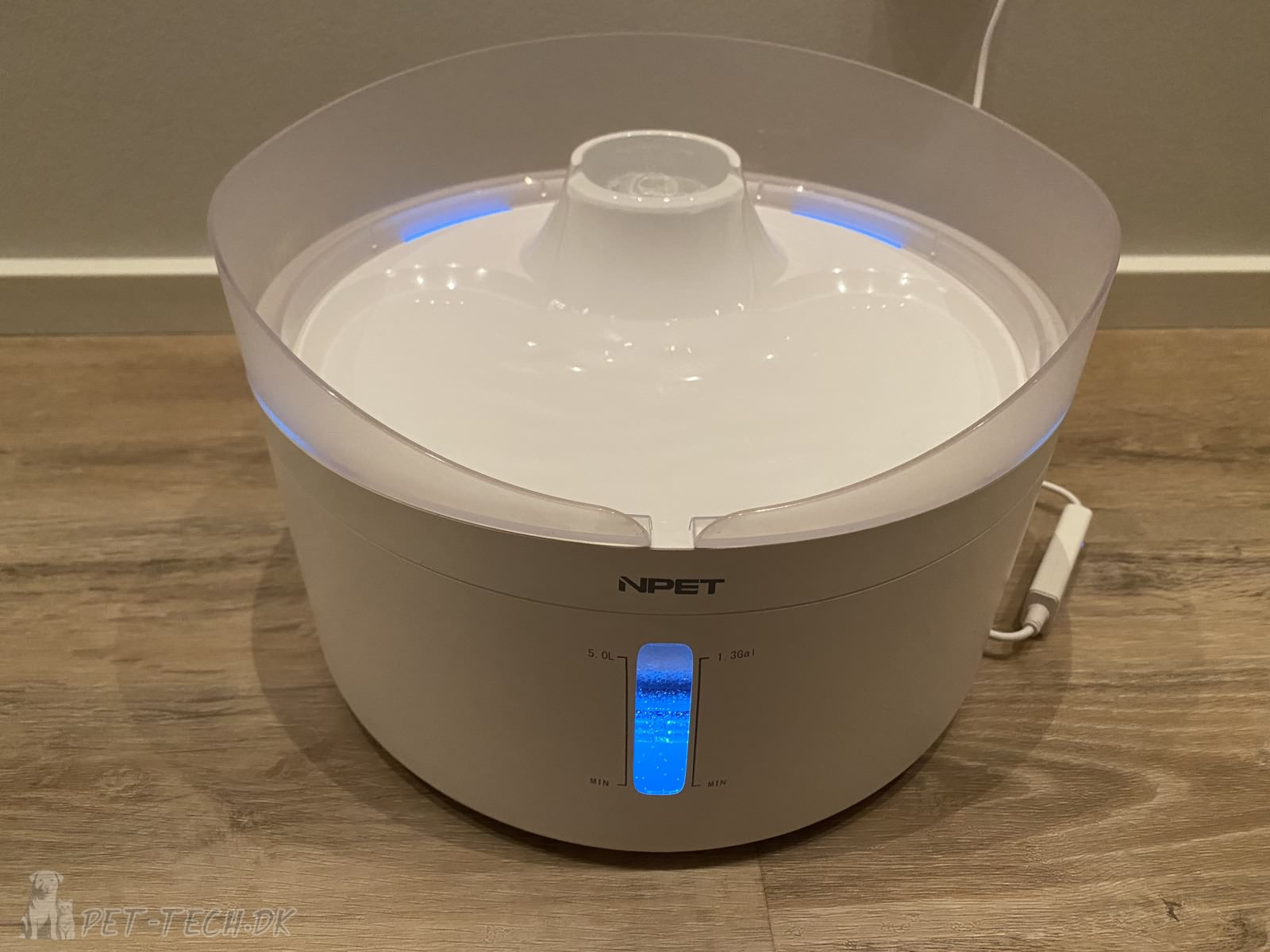 Stor flot 5 liter drikkefontæne til katte og hunde med lys og anti-splash visir