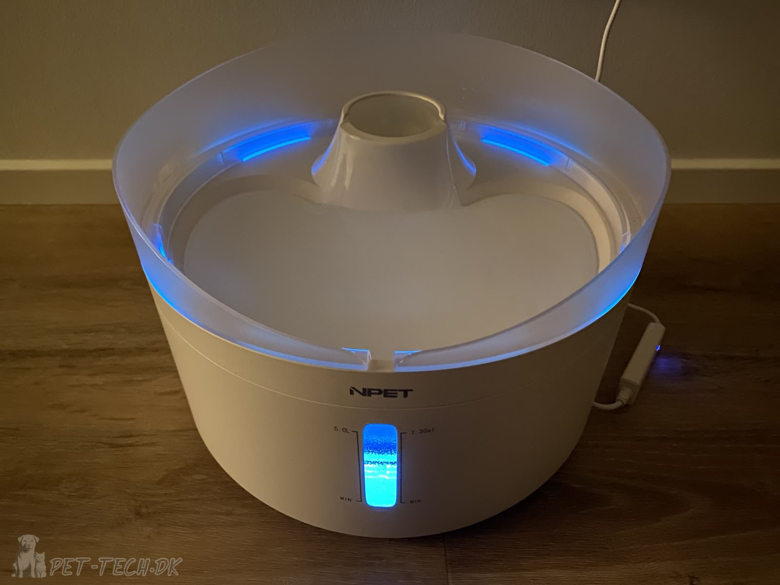 Stor flot 5 liter drikkefontæne til katte og hunde med lys og anti-splash visir