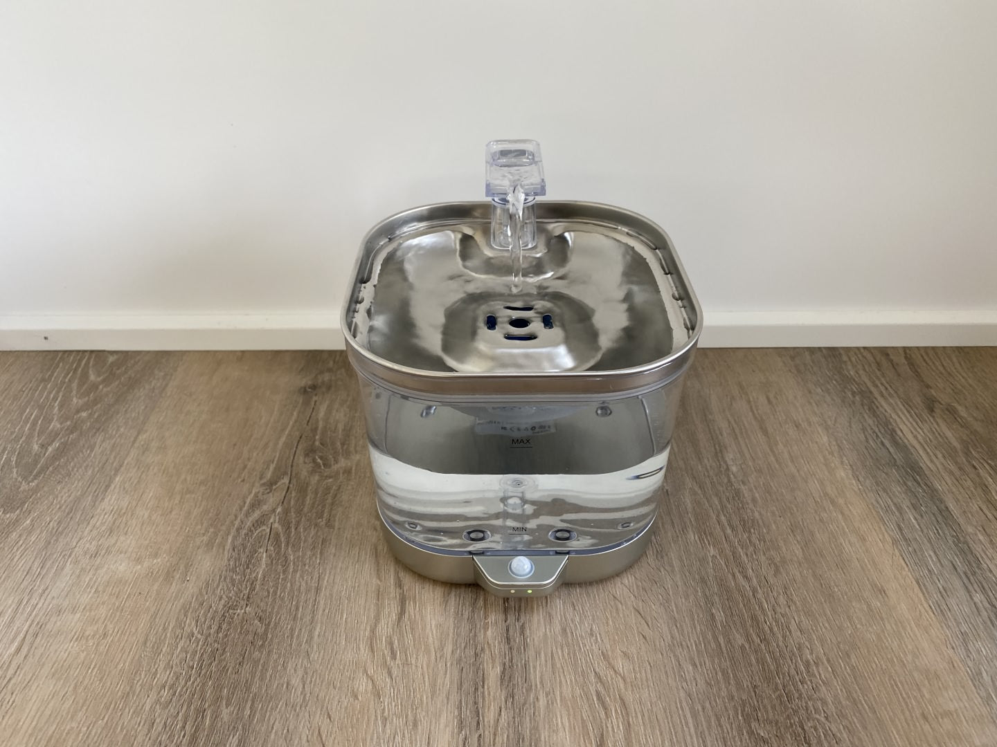 Luksus drikkefontæne med vand til katte og hunde