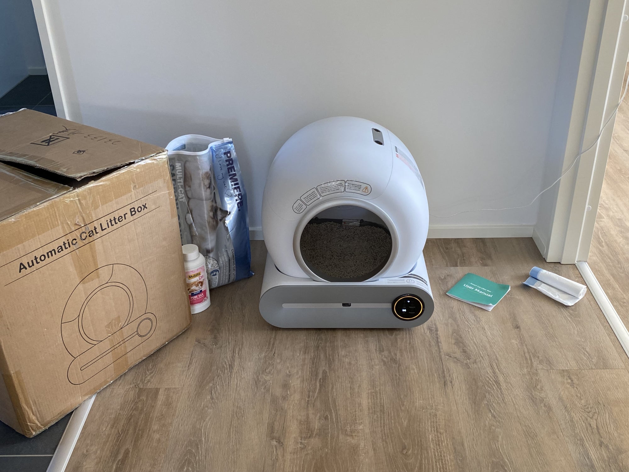 Selvrensende kattebakke - lækkert og clean design