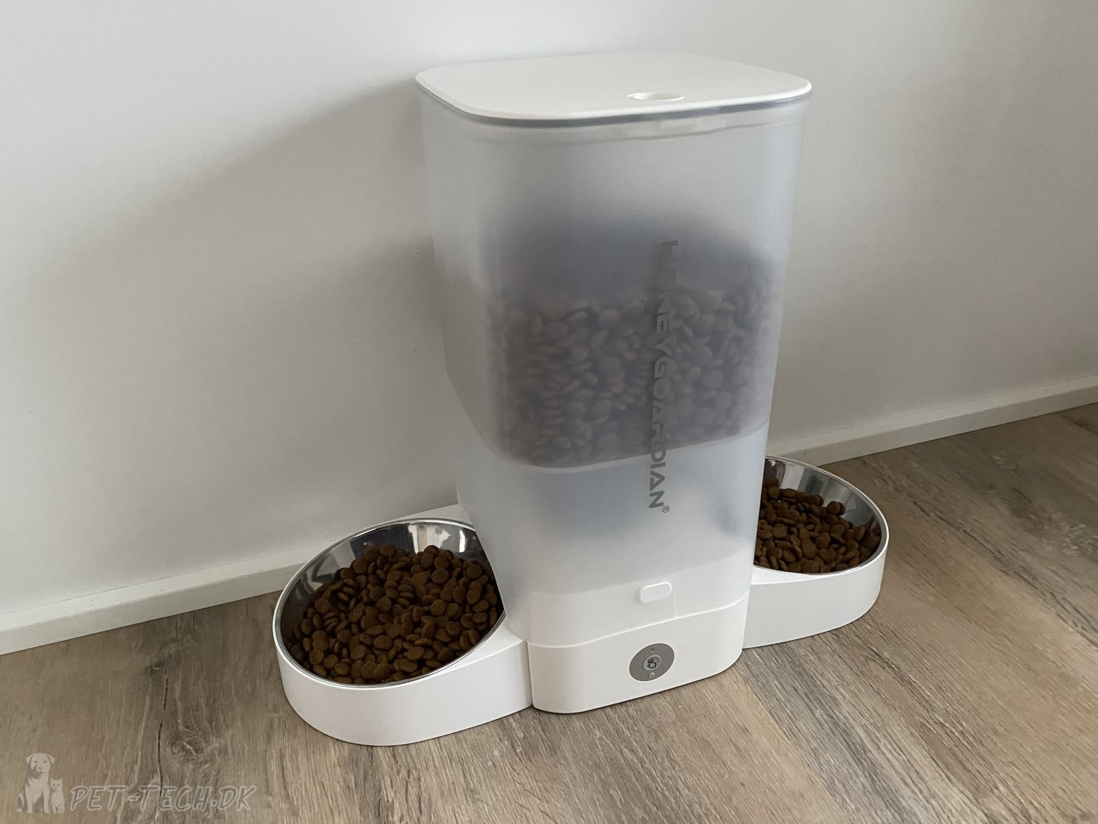 Foderautomat 5L med app til katte og mindre hunde