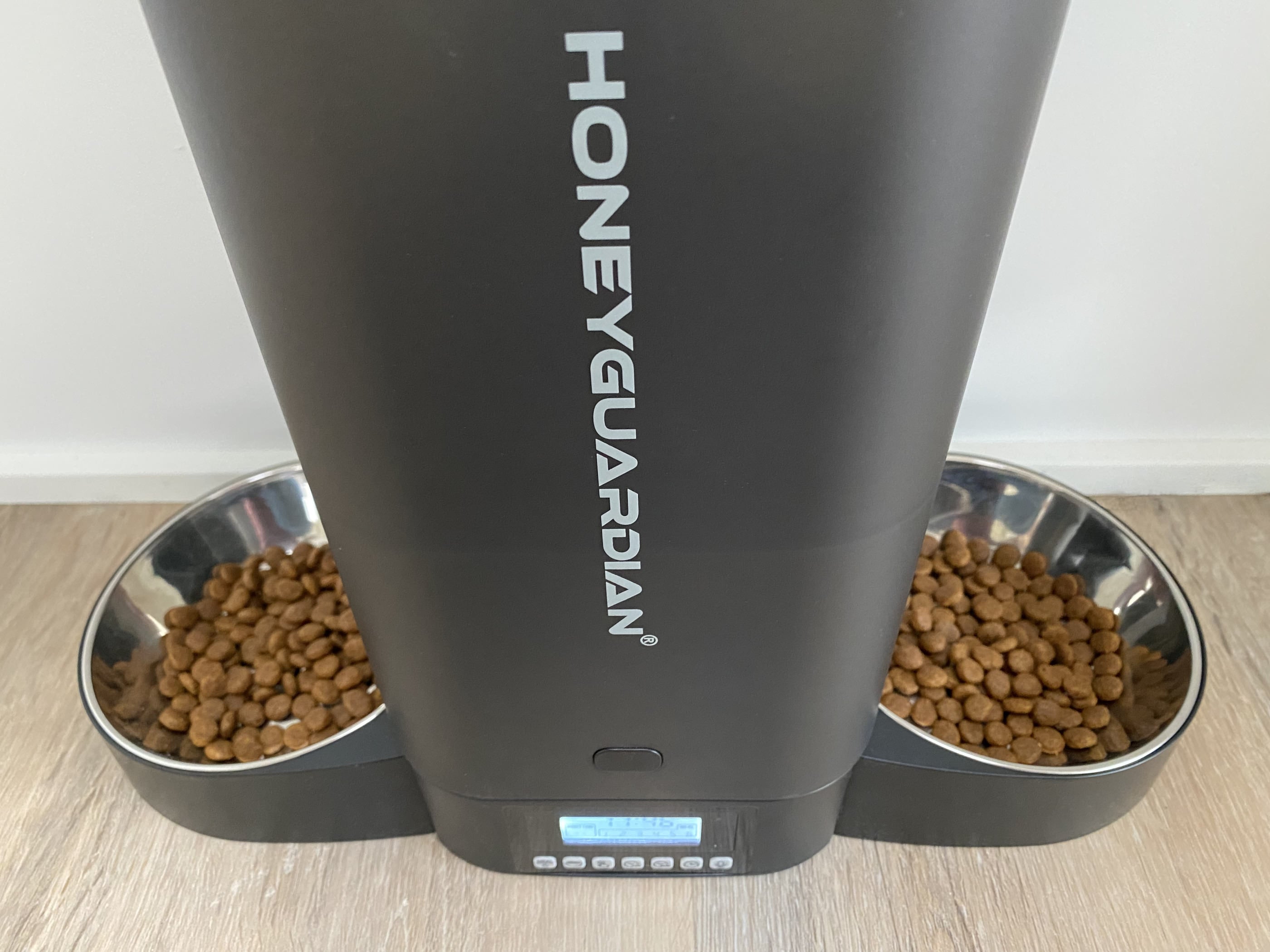 Foderautomat til katte og hunde