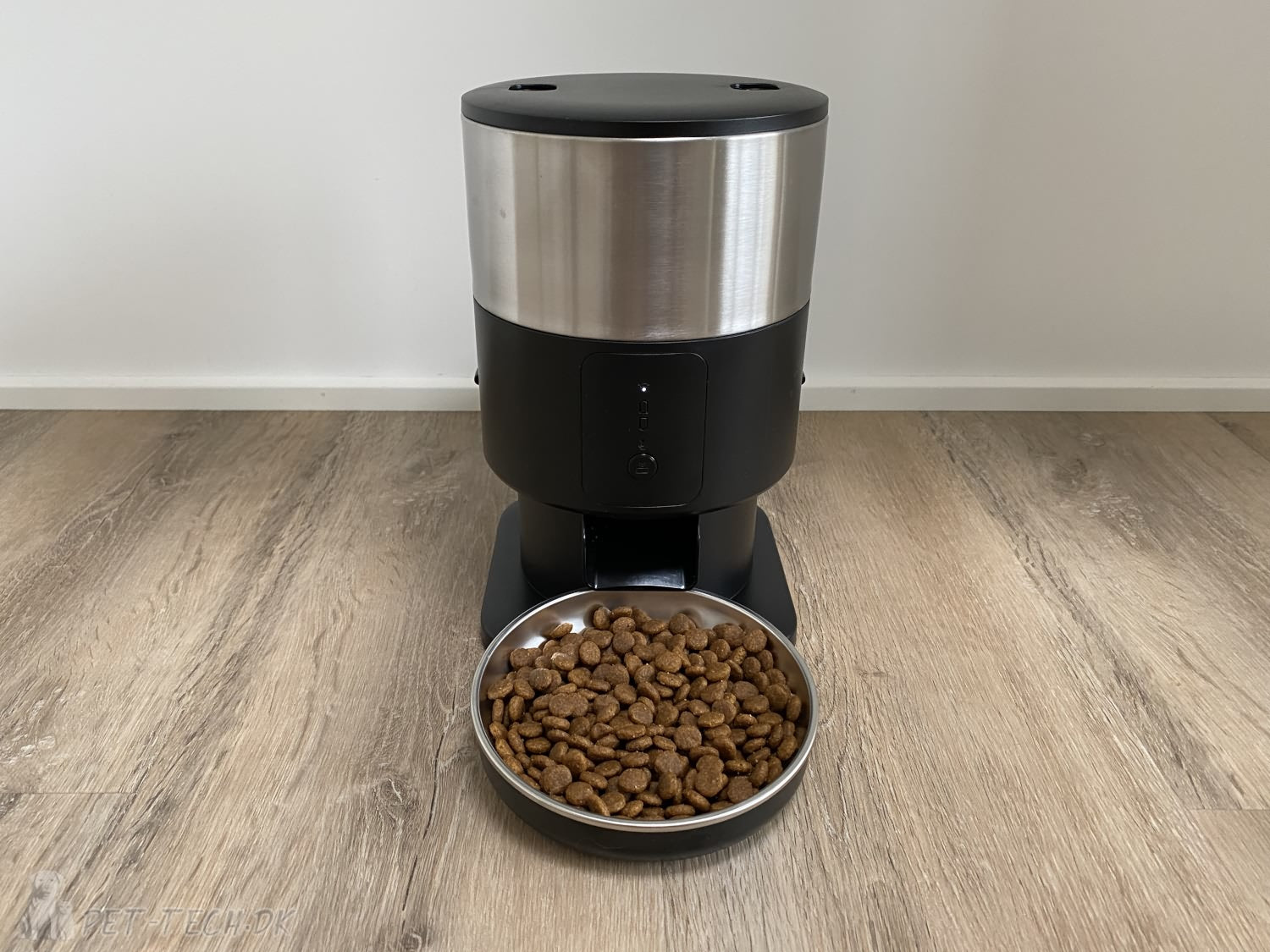 Kompakt 2,5L Foderautomat i Stilrent Design til Katte og Mindre Hunde