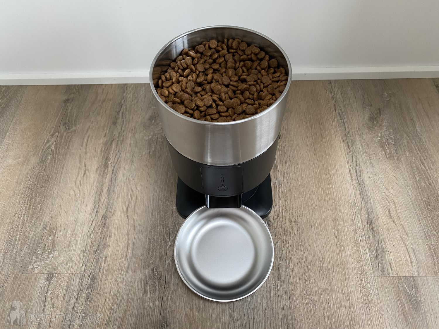 Kompakt 2,5L Foderautomat i Stilrent Design til Katte og Mindre Hunde