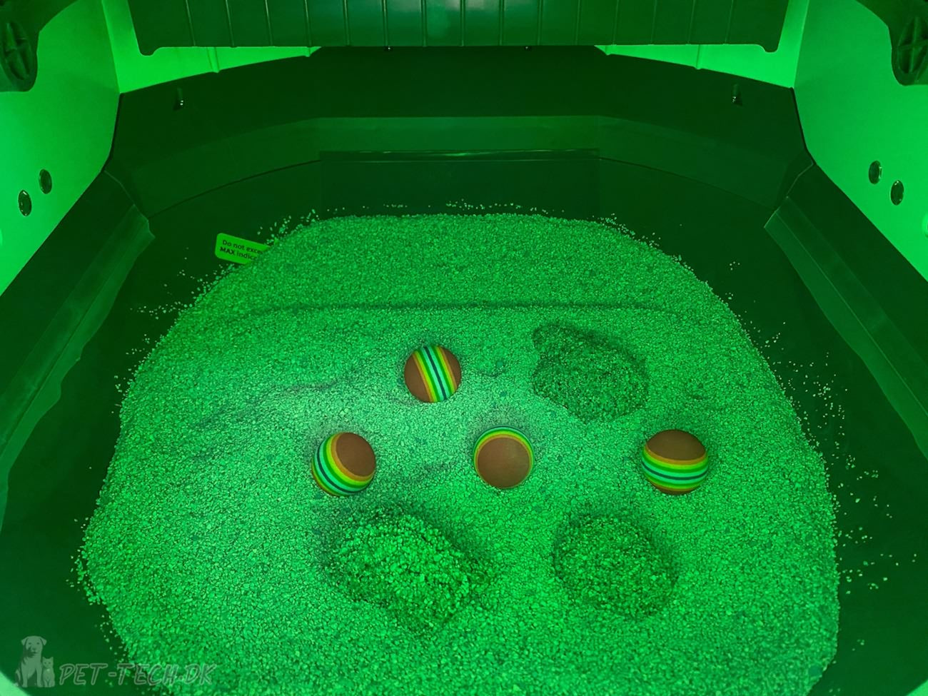 Stor Selvrensende Kattebakke med App og LED Belysning - Astropod PRO