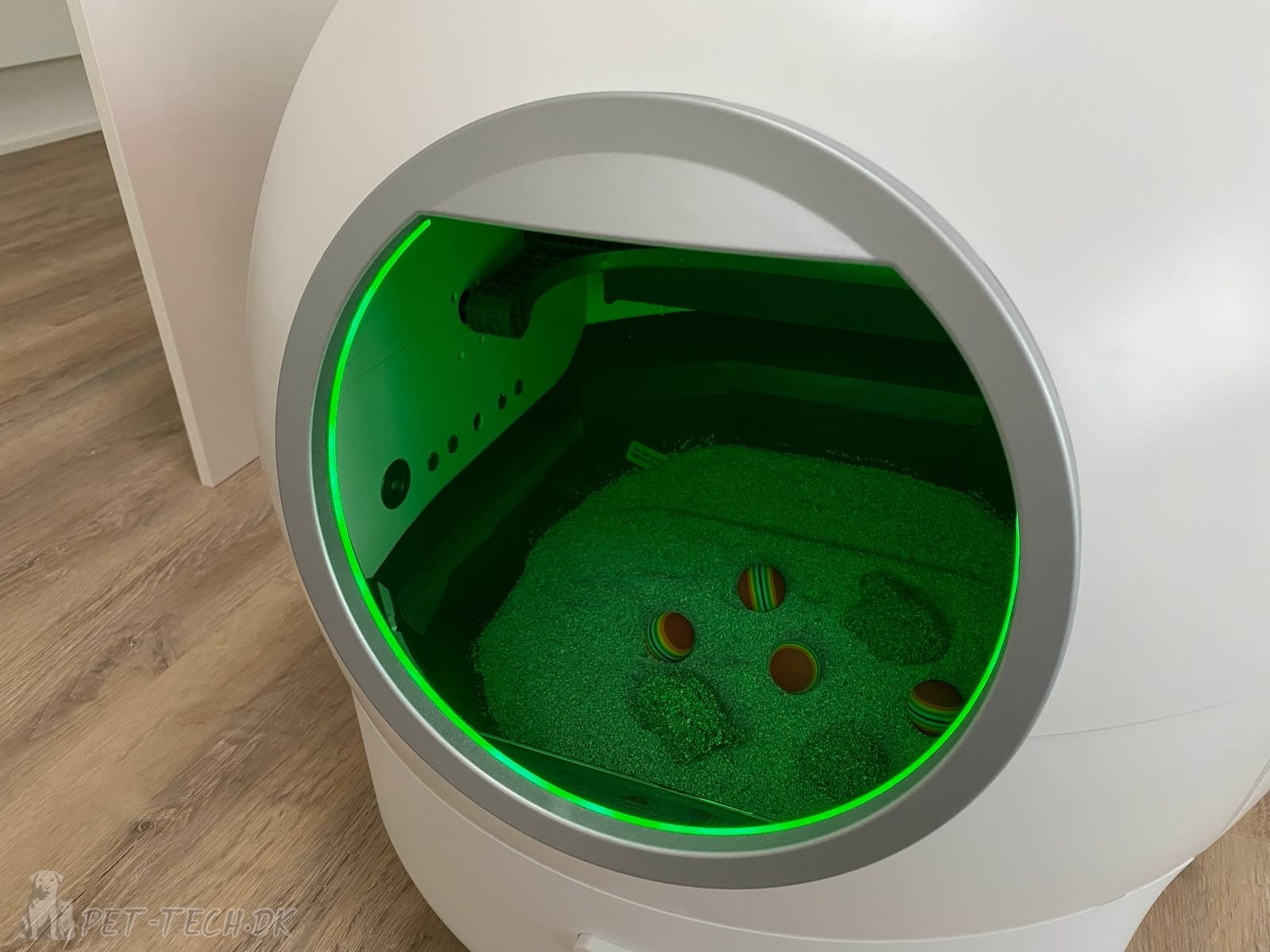 Stor Selvrensende Kattebakke med App og LED Belysning - Astropod PRO