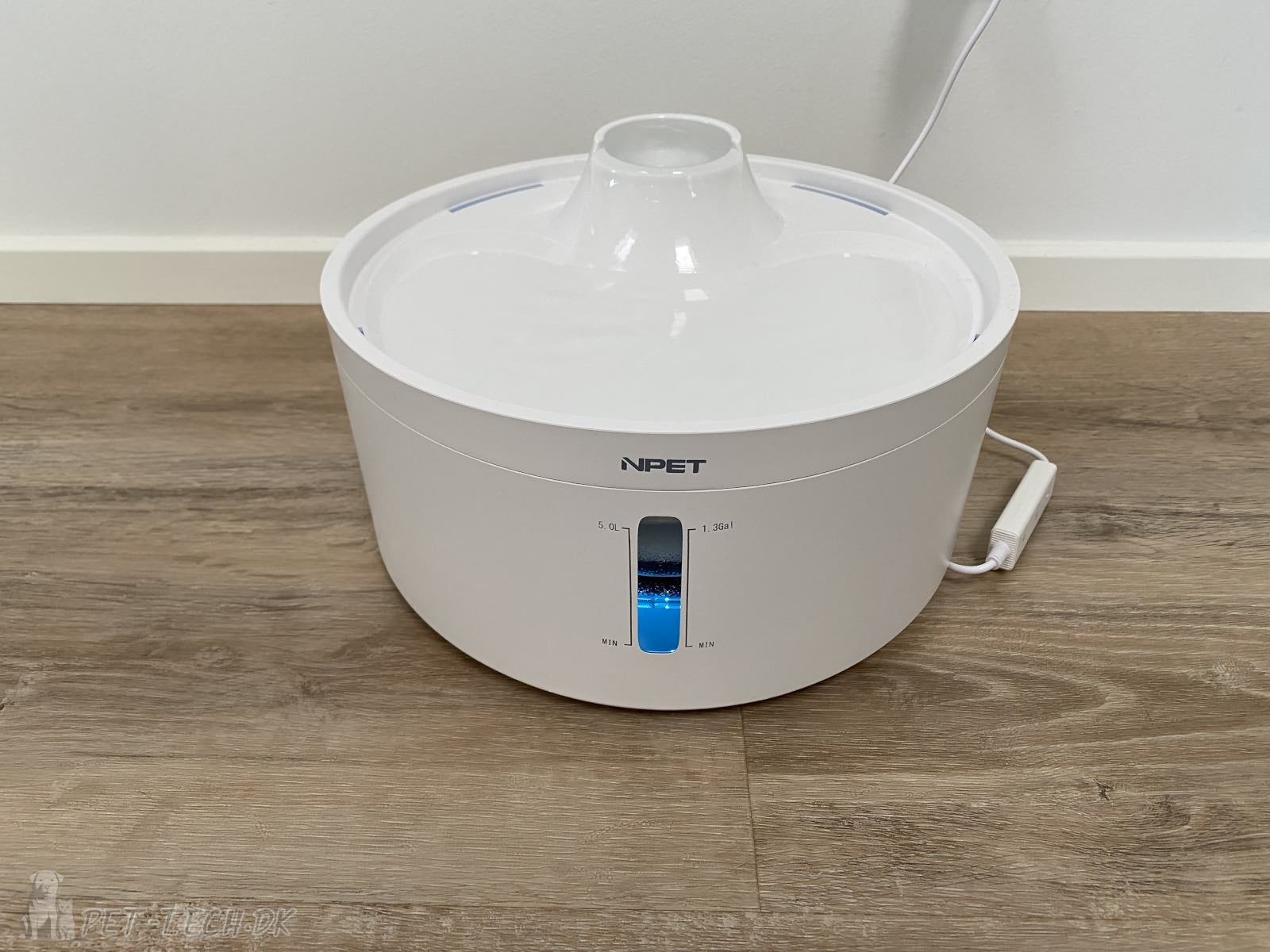 Stor flot 5 liter drikkefontæne til katte og hunde med lys og anti-splash visir