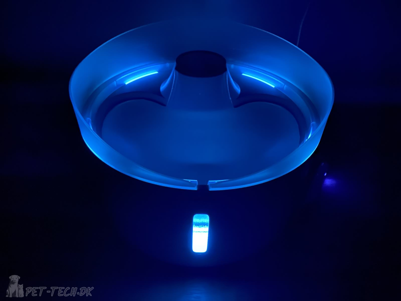 Stor flot 5 liter drikkefontæne til katte og hunde med lys om aftenen
