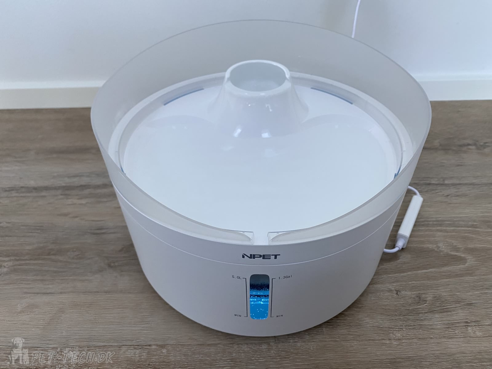 Stor flot 5 liter drikkefontæne til katte og hunde med lys og anti-splash visir