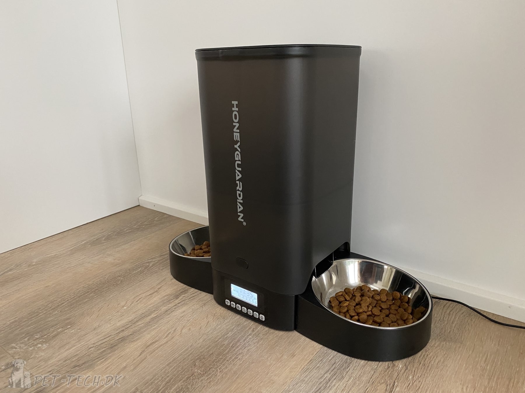 Foderautomat til katte og mindre hunde 5 liter - smart clean design