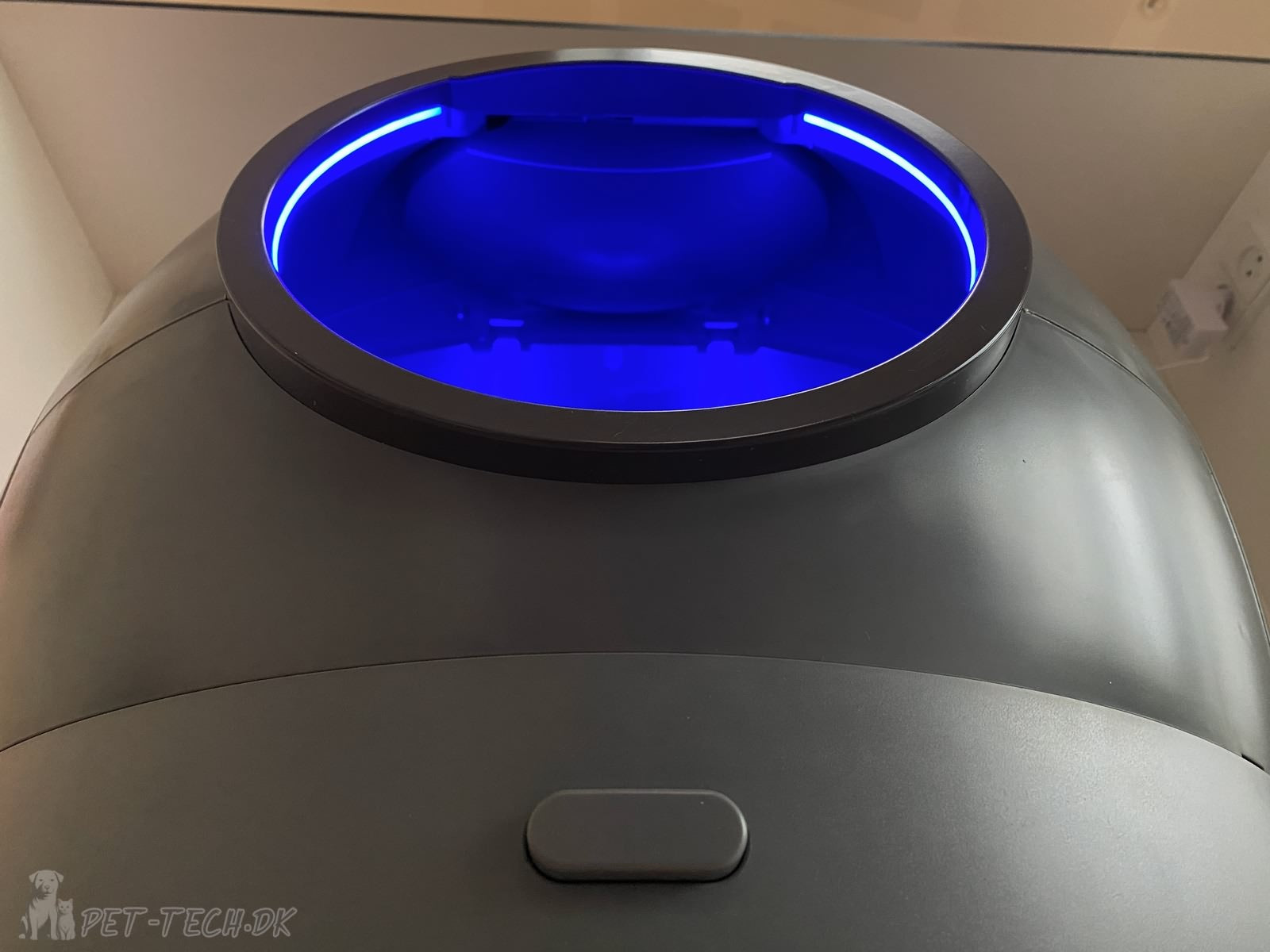 Stor Selvrensende Kattebakke med App og LED Belysning - Astropod PRO