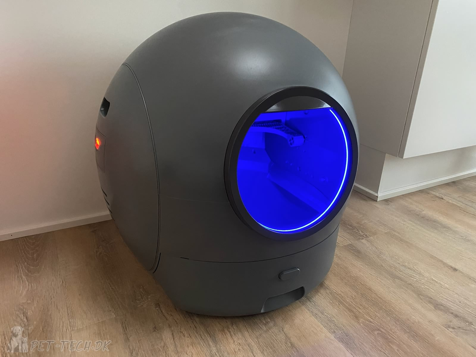 Stor Selvrensende Kattebakke med App og LED Belysning - Astropod PRO